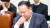  이 의원이 지난 11월 23일 오전 서울 여의도 국회에서 열린 외교통일위원회 전체회의에서 생각에 잠겨 있는 모습. 뉴스1