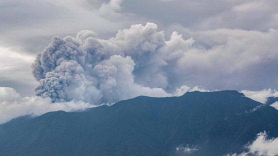 인니 므라피 화산 또 폭발…인명피해 보고는 아직 없어