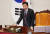 김진표 국회의장이 지난 1일 국회에서 열린 본회의에서 의사봉을 두드리고 있다. 연합뉴스
