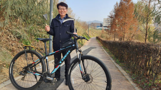 매일 자전거로 마을 돈다…봉사 3200시간 넘긴 진짜 봉사왕 [2023 청백봉사상]