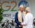 나렌드라 모디(오른쪽) 인도 총리가 지난 9월 인도 뉴델리 라지가트의 마하트마 간디 기념관에 도착한 조 바이든 미국 대통령(가운데)을 환영하고 있다. EPA=연합뉴스