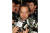 쿠파 스파이 혐의로 미국 연방검찰에 기소된 빅터 마누엘 로차가 2001년 7월 11일 당시 볼리비아 주재 미국대사로 있을 당시 취재진에 둘러싸여 이야기를 하는 모습. AFP=연합뉴스