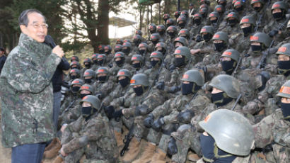 [포토타임] 연말맞아 육군 훈련소 격려 방문한 한덕수 국무총리