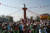 선묵 혜자 스님이 이끄는 '109산사순례기도회' 회원들이 룸비니에서 세계 평화를 기원하고 있다. 네팔(룸비니)=백성호 기자