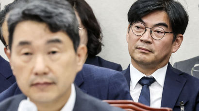 '아들 학폭 청문회 불출석' 정순신 변호사 일가족 검찰 송치