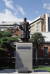 서울 종로구 대학로 서울대병원 구내에 있는 지석영 동상. 지석영은 우리나라에 ‘종두법’을 보급한 사람 중 한 명이다. [중앙포토]
