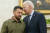 지난 9월 21일(현지시간) 조 바이든 미국 대통령과 볼로디미르 젤렌스키 우크라이나 대통령이 워싱턴 백악관에서 만난 모습. AP=연합뉴스