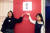 김민솔(왼쪽)·왕희재 학생기자가 양주시립 장욱진미술관 전시 '새벽의 표정'을 찾아, 장욱진의 작품들을 살폈다. 