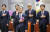조희대 신임 대법원장(가운데)이 11일 서울 서초동 대법원에서 열린 자신의 취임식에서 국기에 대한 경례를 하고 있다. 조 대법원장은 이날 ‘재판 지연’ 등 사법부가 직면한 문제들을 풀어나가겠다는 의지를 밝혔다. [뉴시스]