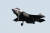 한ㆍ미 연합공중훈련 ‘비질런트 디펜스’(Vigilant Defence)가 시작된 지난 10월 30일 경기도 평택시 주한미공군 오산기지에서 F-35B 전투기가 착륙하고 있다. 연합뉴스