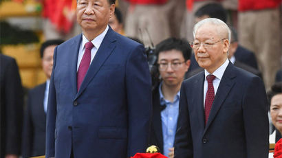  6년만에 베트남 찾은 시진핑…“아시아 운명공동체 만들어야”