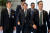기시다 후미오 일본 총리가 14일 새 관방장관에 임명한 하야시 요시마사 전 외상(가운데)이 이날 도쿄 총리 관저에 도착하고 있다. [로이터=연합뉴스]