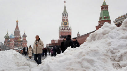 60년만에 최강 눈보라…‘눈의 왕국’ 된 러시아