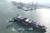 지난 6일 중국 장쑤성 롄윈강 항구에서 컨테이너 화물선이 출항하고 있다. AFP=연합뉴스