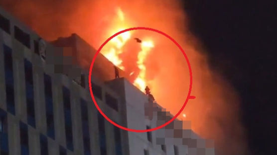 "옆 건물 옥상으로 뛰어내려"…인천 호텔 불길 속 필사의 탈출