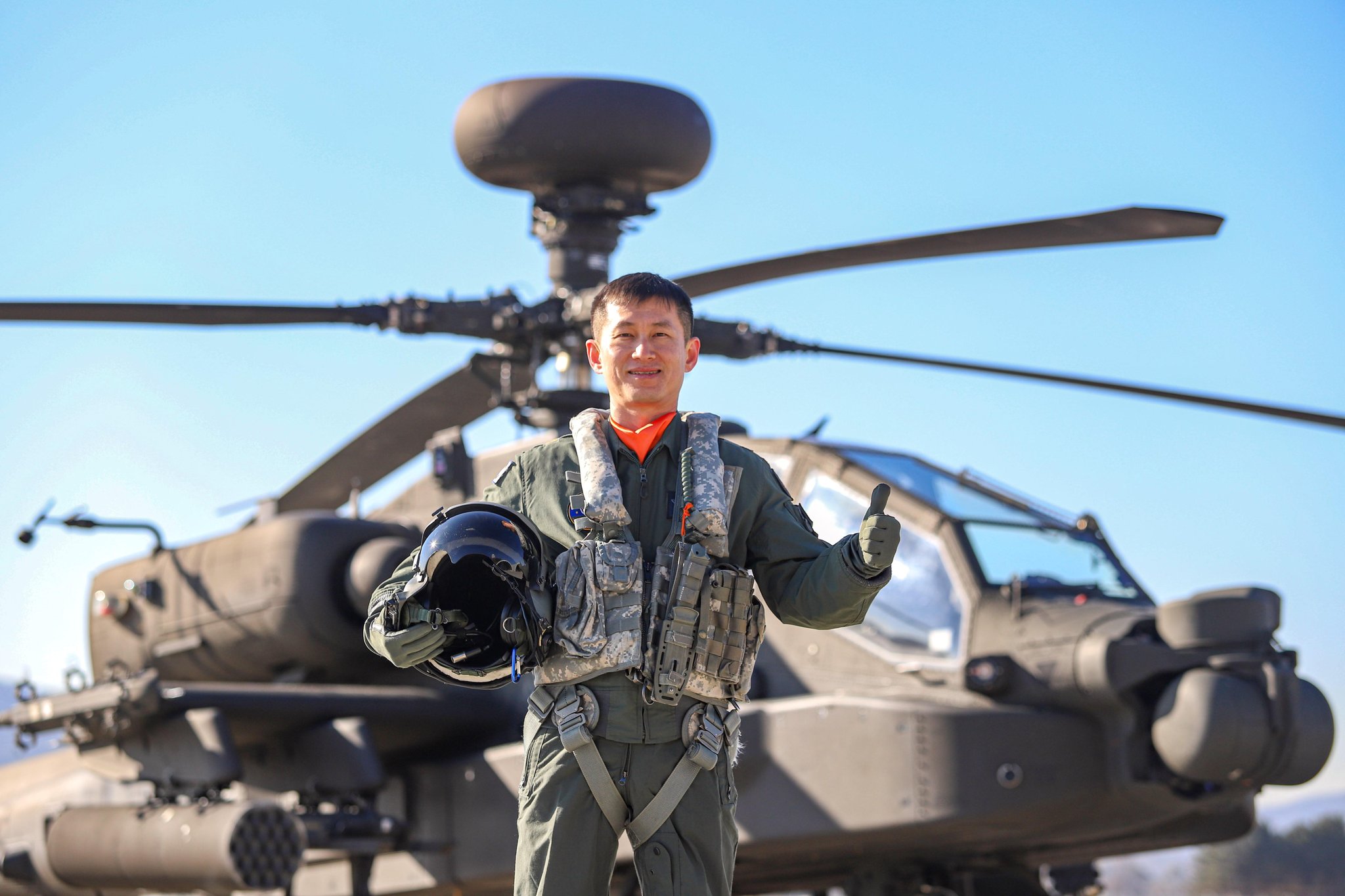 육군 전투헬기 조종사 중 최우수 사수로 선발된 탑 헬리건 김영은 준위. 사진 육군