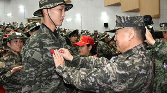 국가대표 선수들, 2박3일 해병대 훈련 마치고 퇴소 