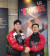 LG와 FA 계약을 맺고 잔류한 투수 오지환(왼쪽)과 김인석 대표이사. 사진 LG 트윈스