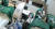 중국에서 의사가 수술대 위에 누워 있는 환자의 머리를 주먹으로 구타하는 사건이 발생했다. 펑파이신문망 캡처=연합뉴스