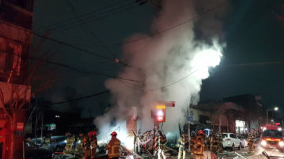 한밤 대전 식당서 폭발음…12명 중경상, 건물 일부 무너져