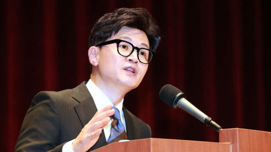 한동훈 '국힘 비대위원장 적합도' 34.3%…尹 지지율은 38.8% [알앤써치]