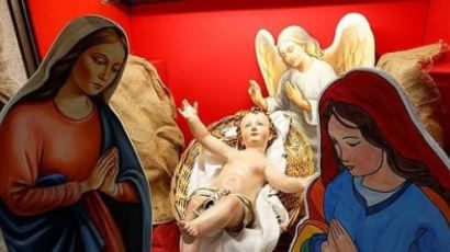 사라진 요셉…동성부부 표현 아기예수 장식에 이탈리아 발칵