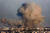 26일(현지시간) 이스라엘의 포격으로 가자지구 남부 라파의 칸 유니스 상공에 연기가 피어오르고 있다. AFP=연합뉴스