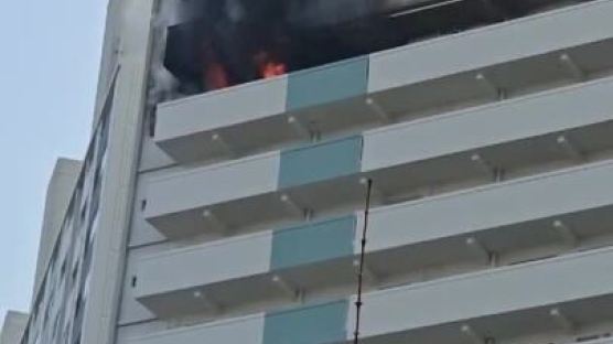 수원 아파트서도 화재…"16층서 꼭대기까지 삽시간에 번졌다"