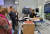 지난 3월 열린 '유럽영상의학회 2023' 삼성 부스에서 관람객들이 삼성메디슨의 영상 진단 기기를 살펴보는 모습. 사진 삼성전자