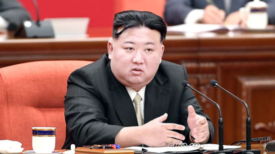 김정은 "핵무력 포함 남조선 평정 준비"…대남노선 근본 전환 선언