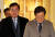 더불어민주당 이재명 대표(오른쪽)와 이낙연 전 대표가 지난해 12월 30일 서울 중구의 한 음식점에서 회동을 마친 뒤 이동하고 있다. [연합뉴스]