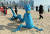  광안리해수욕장에 지난달 29일 설치된 청룡 조형물. 높이 1.8m, 길이 3m 규모로 여의주를 물고 있는 모양이다. 송봉근 기자