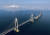 강주아오 대교는 2018년 완공 당시 다리와 인공섬, 해상터널로 구성된 세계 최장 해상 교량으로서, 새로운 ‘세계 7대 기적’이라는 타이틀을 얻었다.