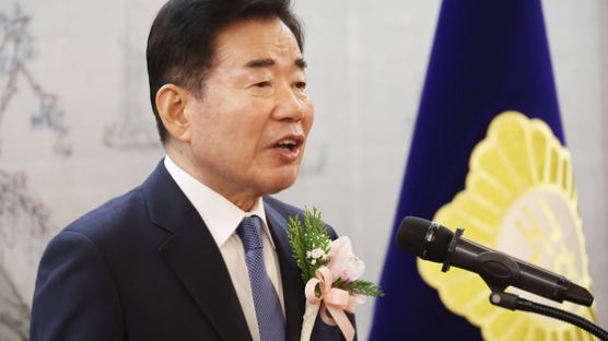 김진표 국회의장 "이재명 피습, 민주주의에 대한 심각한 위협"