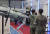 지난 8월 3일 오후 서울 강남구 SETEC에서 열린 제7회 국방과학기술 대제전을 찾은 시민 및 군 관계자들이 전시품을 둘러보고 있다.연합뉴스