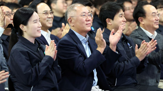 전기차 공장서 신년회 연 정의선 “끊임없는 변화가 혁신 열쇠”