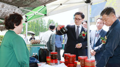 황운하는 때리고, 이상민엔 양보...눈길 끄는 대전지역 여권 예비 후보들