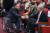 지난해 12월 17일 이상민 무소속 의원(왼쪽)과 김종인 전 국민의힘 비대위원장이 국회 의원회관에서 열린 새로운선택-세번째권력 공동창당대회에서 악수를 하고 있다. 뉴스1