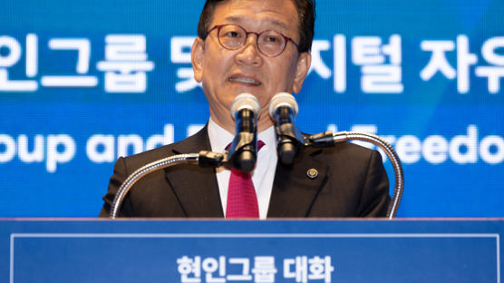 '尹대통령 40년지기' 석동현 민주평통 사무처장 사표…"총선 출마 도전"