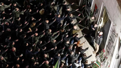'파시스트 경례'에 이탈리아 발칵…야당, 멜로니 총리에 화살