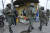 에콰도르 군인들이 9일 수도 키토 거리에서 교도소 주변을 순찰하고 있다. 앞서 지난 7일 강력한 마약 갱단 수괴가 감옥에서 탈출한 후 에콰도르 정부는 비상사태를 선포했다. AP=연합뉴스