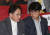 정의당 김준우 비상대책위원장(오른쪽)과 배진교 원내대표가 14일 오후 서울 여의도 국회의원회관에서 열린 제12차 정기 당대회에서 대화하고 있다. 뉴스1