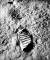 달 표면에 남겨진 인류의 첫 발자국. 닐 암스트롱과 함께 1969년 7월 인류 최초로 달에 도착한 버즈 올드린이 남긴 흔적이다. [사진 NASA]