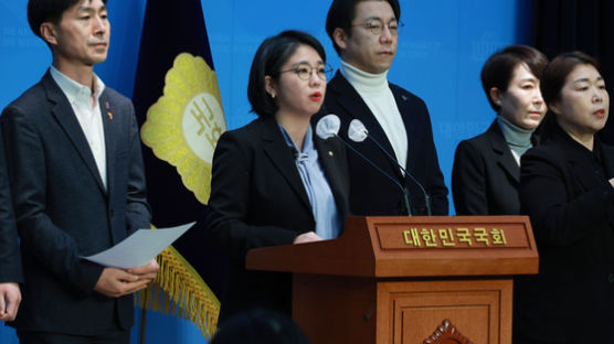 용혜인, 민주당에 비례연합정당 제안…野서도 "위성정당 꼼수"