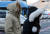 반짝 강추위가 찾아온 8일 오전 서울 광화문네거리에서 시민들이 잔뜩 움츠린채 출근길 발걸음을 재촉하고 있다. 뉴스1