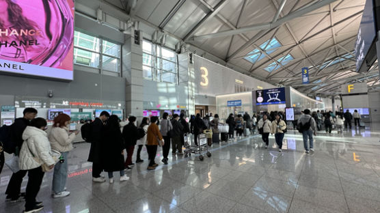 인천공항 하루 이용객 20만명 돌파...코로나19 이전으로 '완전 회복'