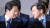  지난 2018년 12월 31일 당시 임종석 대통령 비서실장(왼쪽)과 조국 민정수석이서울 여의도 국회에서 열린 운영위원회 전체회의에 출석해 대화하고 있다. 뉴스1