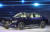 19일 오전 서울 강남구 코엑스에서 열린 메르세데스-벤츠 코리아 더 뉴 E-클래스 코리안 프리미어 미디어 행사에서 차량이 공개되고 있다. 사진 연합뉴