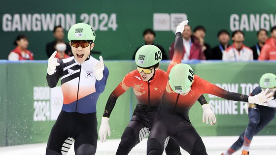 1500m 결승 경기에서 1등으로 결승선을 통과한 뒤 포효하는 주재희. 뉴스1