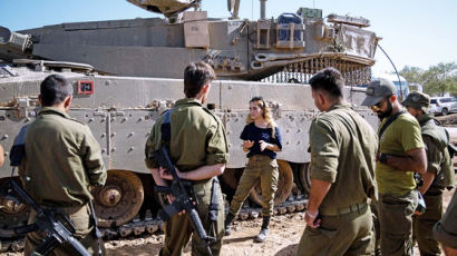 하마스와 전쟁 이스라엘, 사상 첫 여군 최전선 투입 왜?
